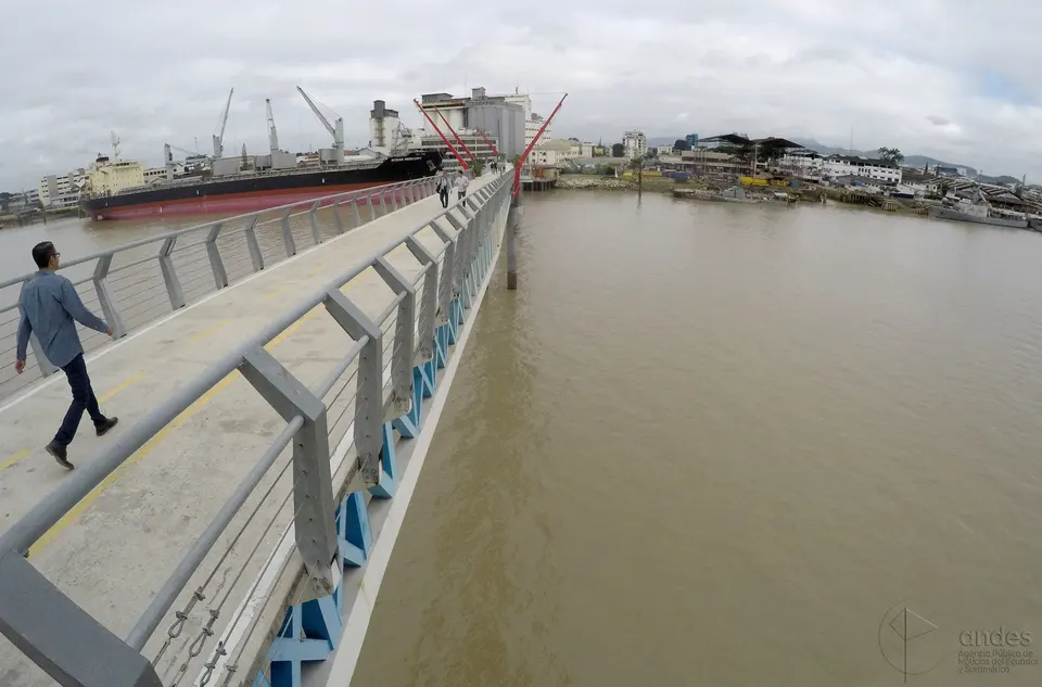 Guayaquil, jueves 21 de junio del 2018 (Andes).-Esta mañana se habilitó el tramo del puente que une a Guayaquil con la I en guayaquil