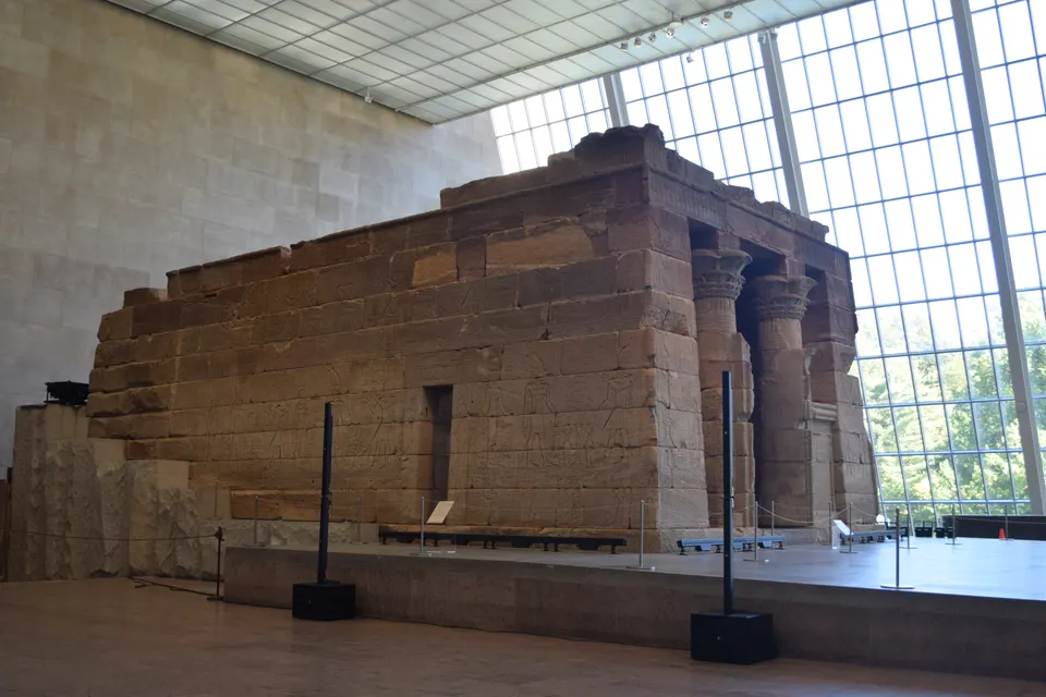 El Templo de Dendur, dentro del ala egipcia del Museo Metropolitano de Arte.