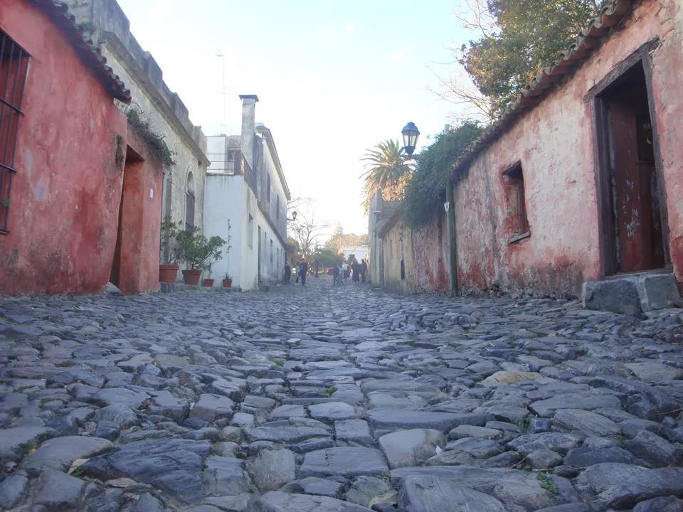 De Los Suspiros street, Colonia del Sacramento. en uruguay