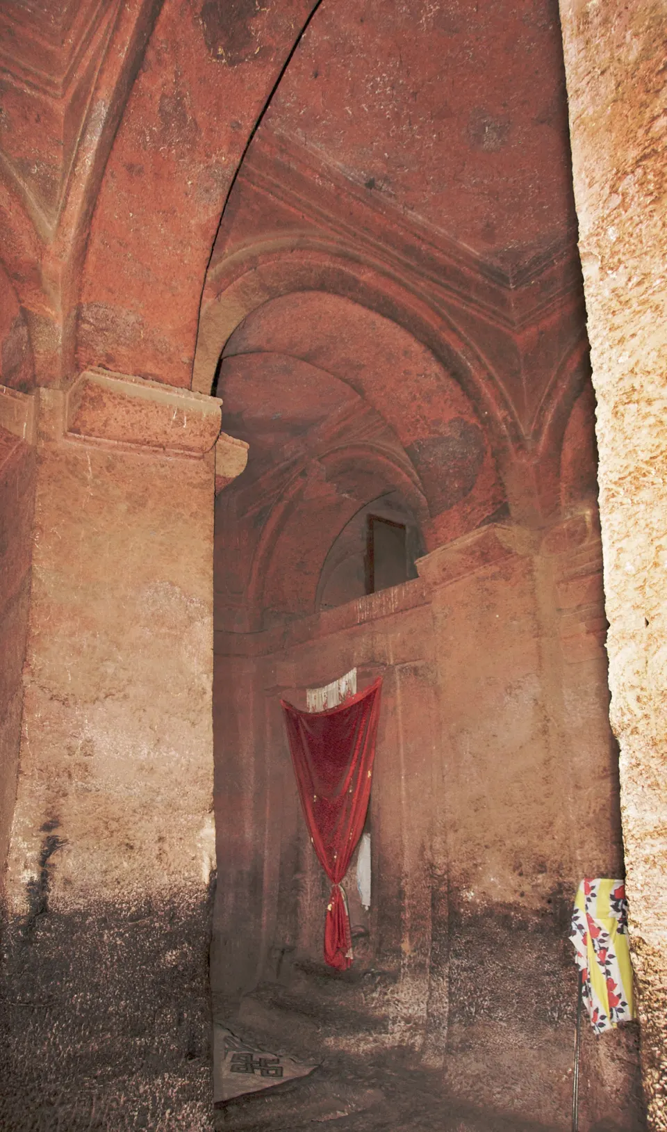 Vista aérea de la emblemática iglesia monolítica cruciforme de Bete Giyorgis excavada en roca en Lalibela.