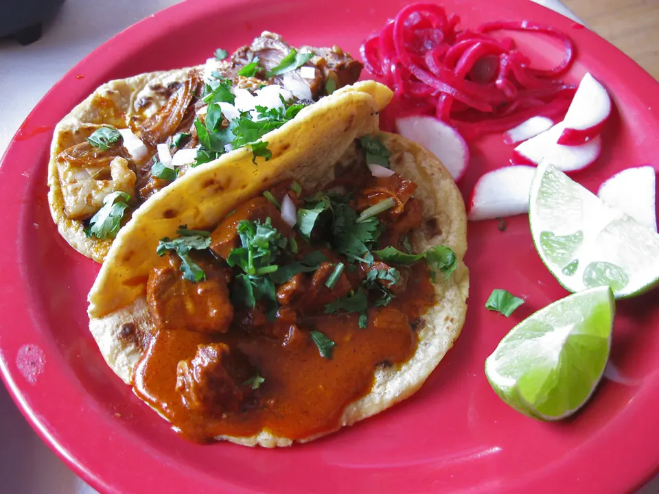 Cochinita pibil (taco) en playa-del-carmen