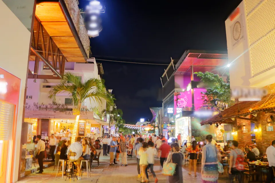 Foto tomada el 2018 sobre la Quinta Avenida Playa del Carmen en playa-del-carmen