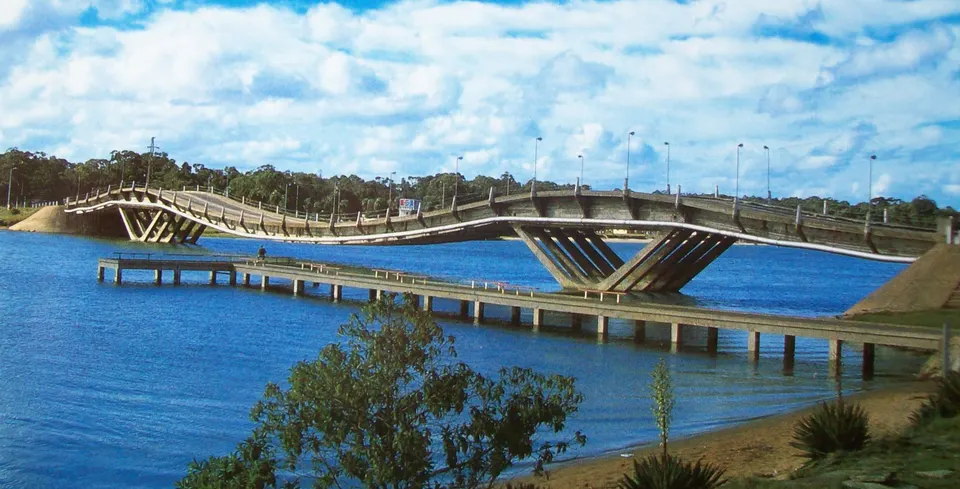 Puente Barra Maldonado. Punta del Este (Uruguay) en punta-del-este
