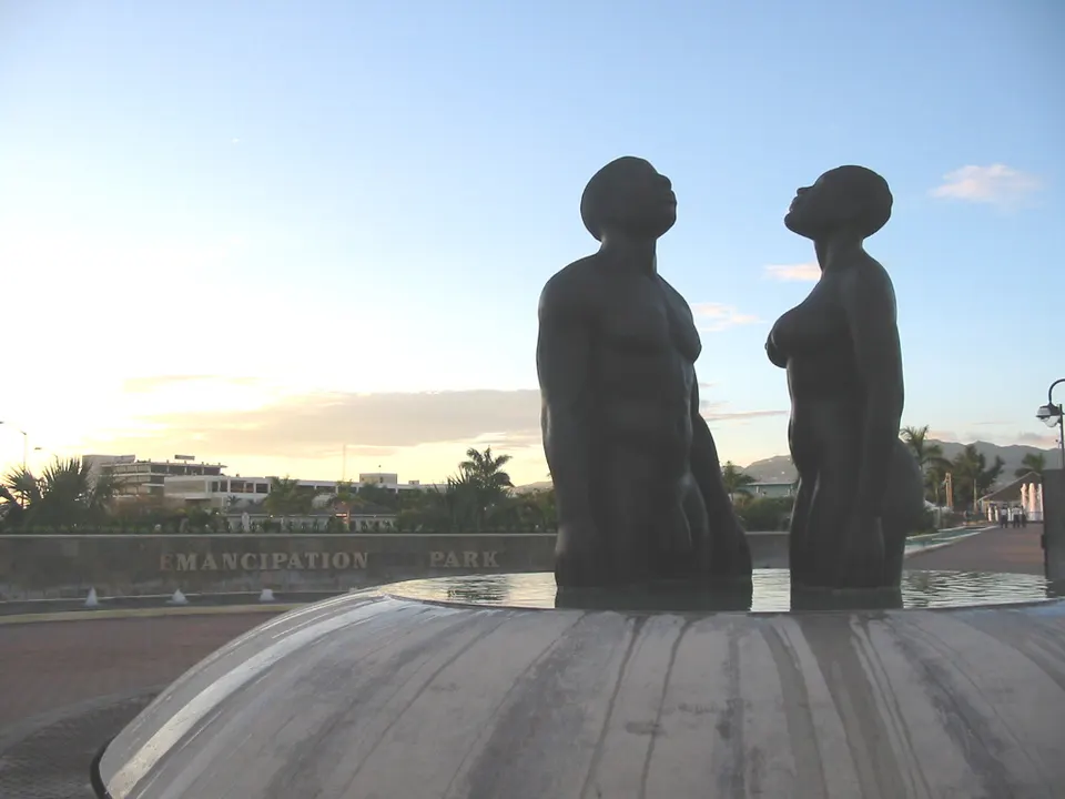 Estatuas en el Emancipation Park de Kingston, Jamaica.