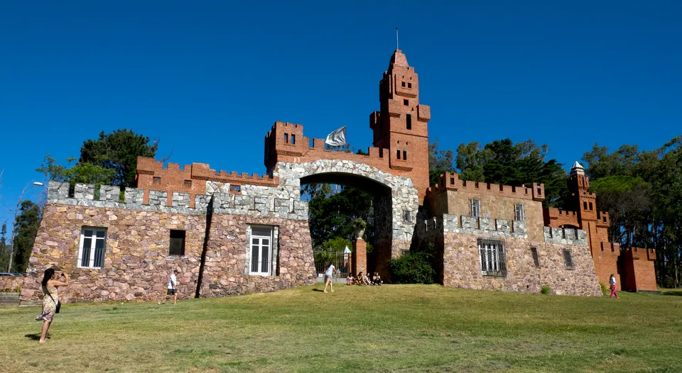 Castillo de Humberto Pittamiglio en Las Flores, Maldonado, Uruguay. en piriapolis