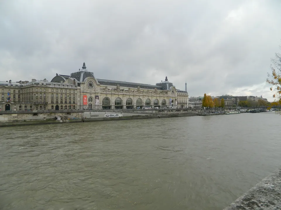 Fachada del Museo de Orsay, antigua estación ferroviaria, en París.