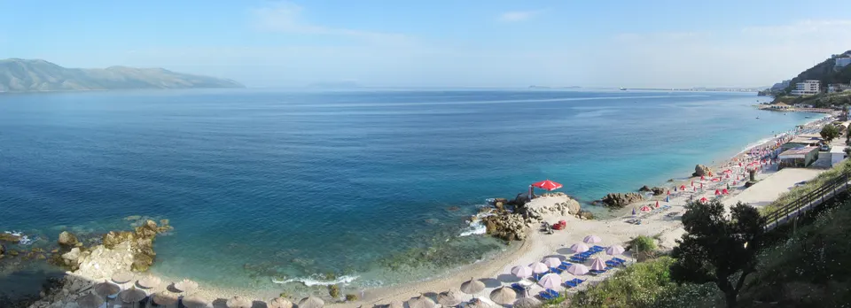 Vista panorámica de la bahía de Vlorë, sobre el mar Adriático.
