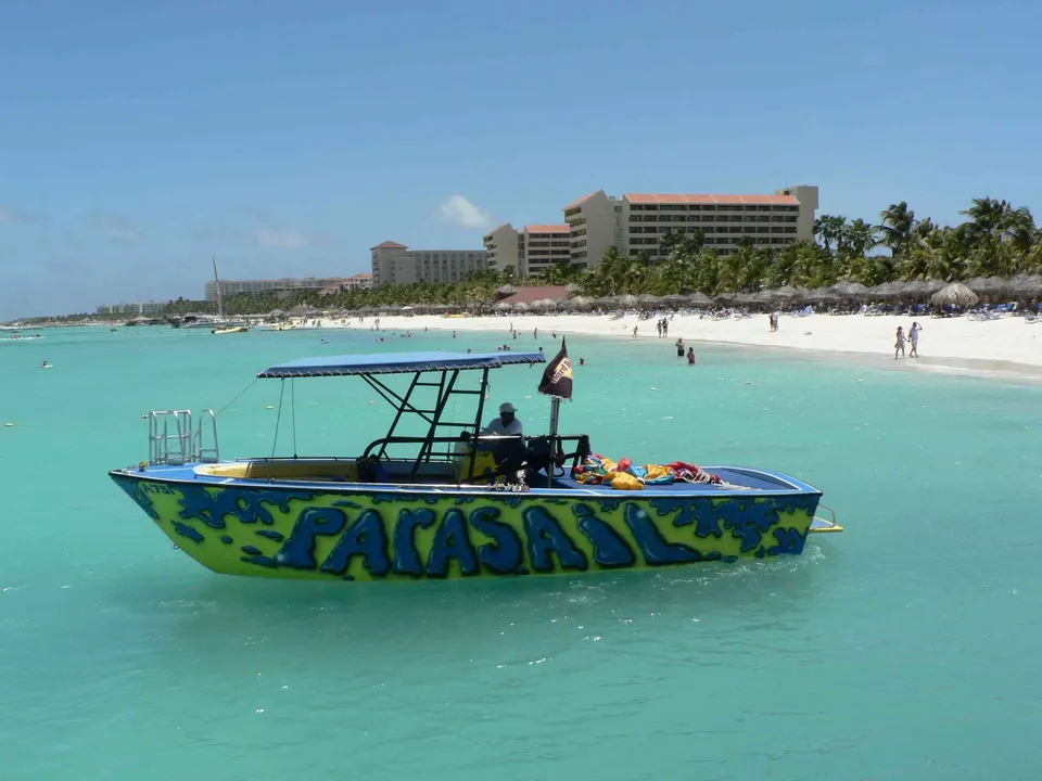 Resorts frente a Palm Beach, en la costa noroeste de Aruba.