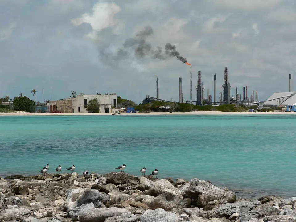Refinería de petróleo Valero, en San Nicolas, Aruba.
