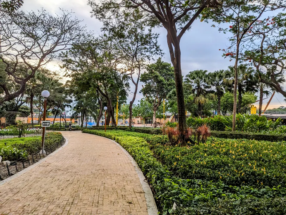 Jardines del Malecón del Salado en Guayaquil, Ecuador en guayaquil