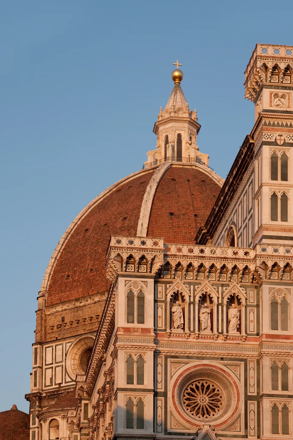 El Duomo de Florencia (Santa Maria del Fiore) al atardecer.