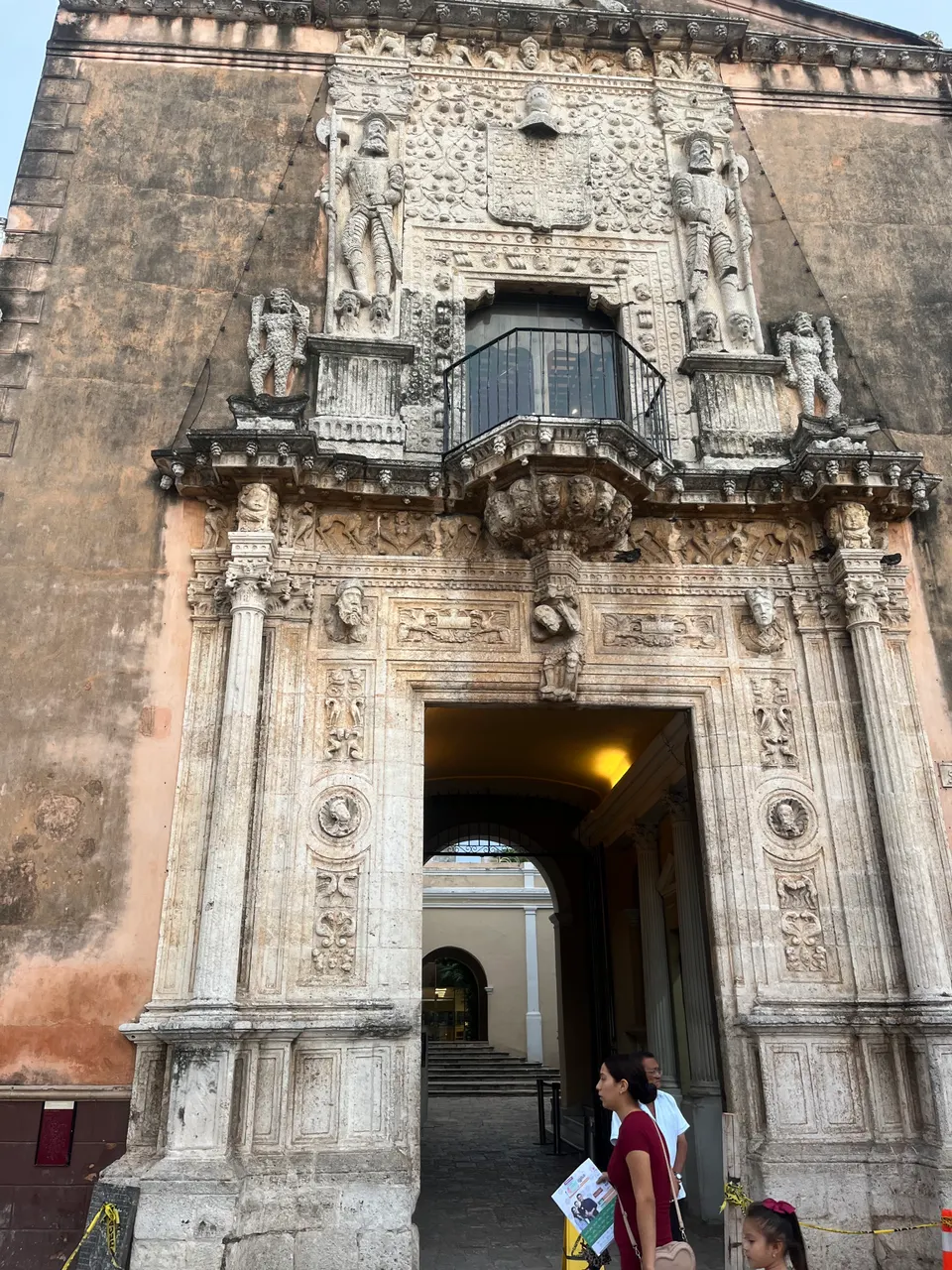 Portada plateresca labrada en piedra del siglo XVI en la Casa de Montejo.