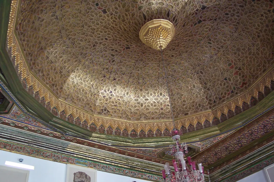 Galería del palacio beylikal que alberga los mosaicos romanos del Museo del Bardo.