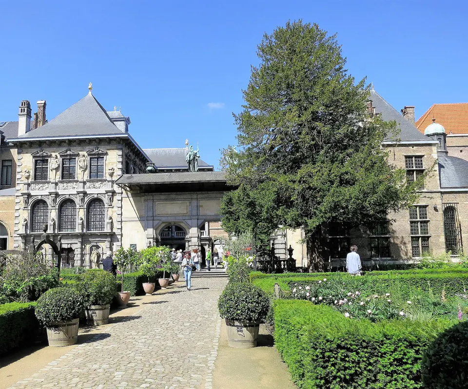 Fachada barroca de la Rubenshuis, la casa-taller del pintor Pedro Pablo Rubens en Amberes.
