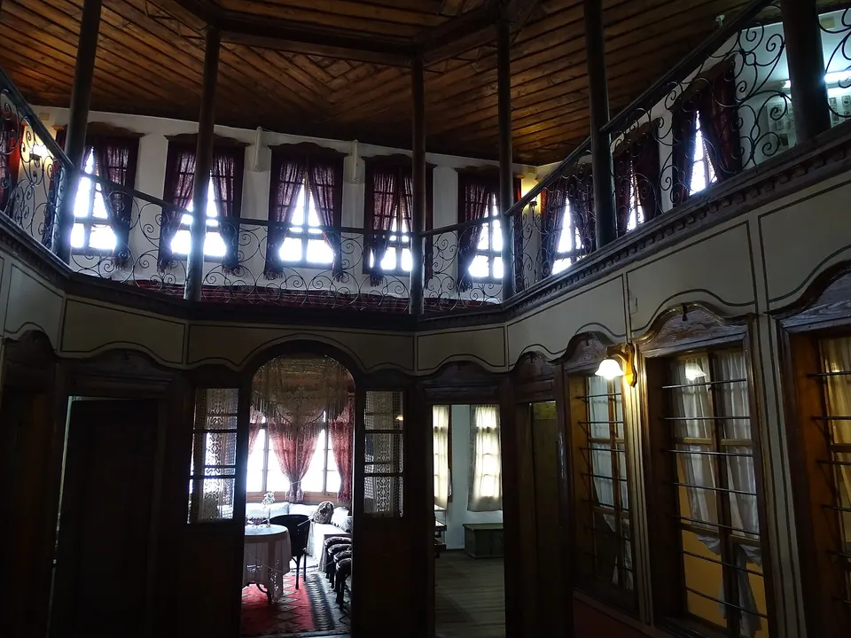 Edificio del Renacimiento Nacional búlgaro de Kolyo Ficheto donde se firmó la Constitución de 1879.