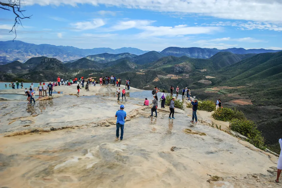 Hierve el Agua (Spanish for "the water boils") is set of natural rock formations in the Mexican state of Oaxaca that res en oaxaca