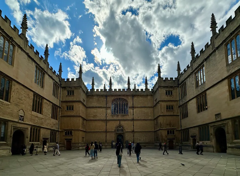 El Old Schools Quadrangle de la Biblioteca Bodleiana, Oxford.