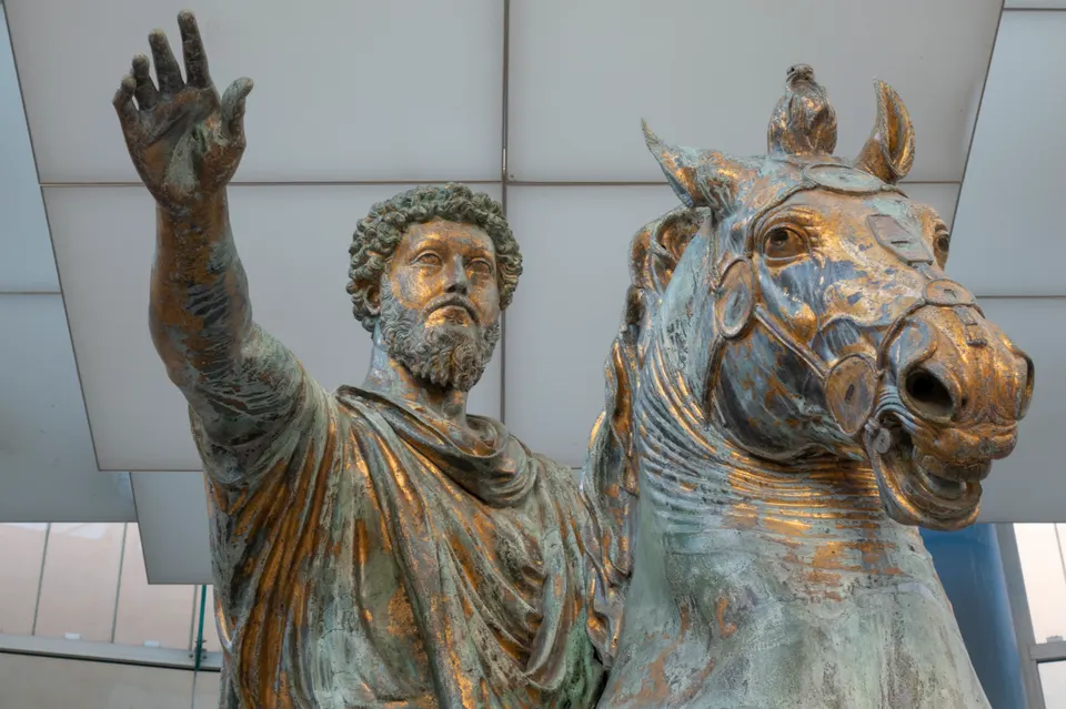 La estatua ecuestre original de Marco Aurelio, dentro de los Museos Capitolinos.