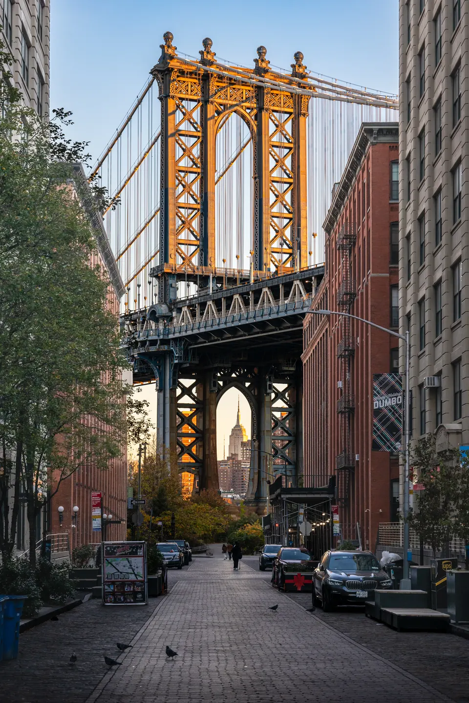 View of the Manhattan Bridge from Washington Street in Brooklyn en nueva-york