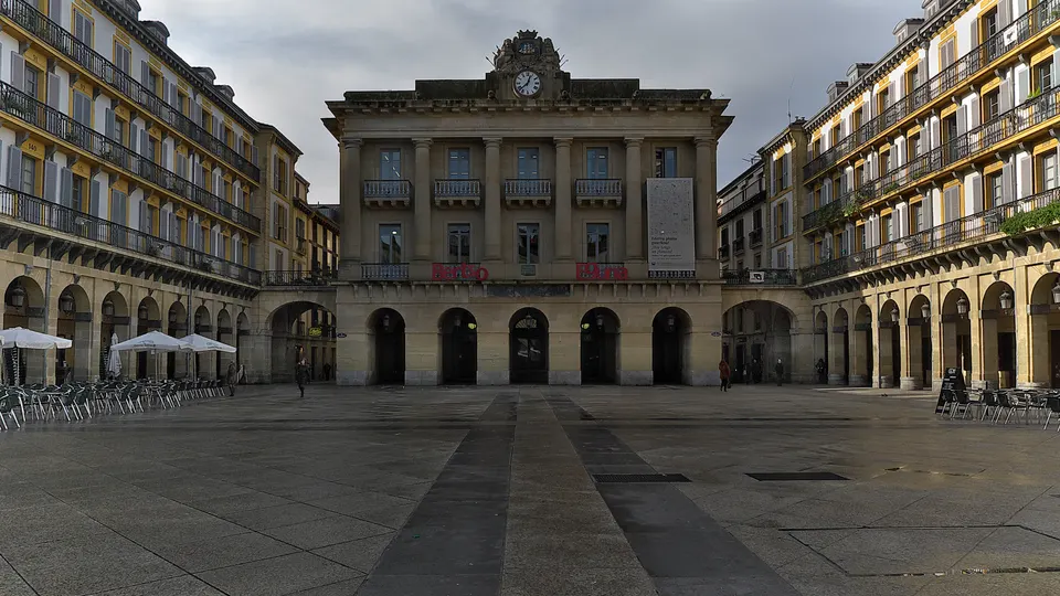 La Plaza de la Constitución, corazón de la Parte Vieja de San Sebastián.