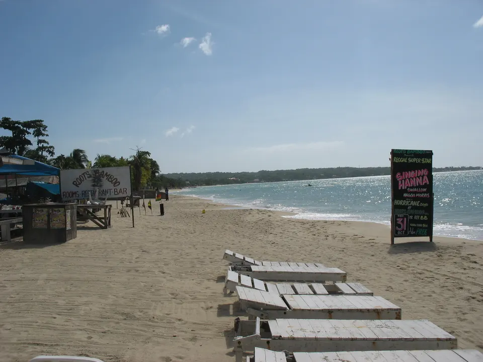 Vista general de la playa de Negril, Jamaica.