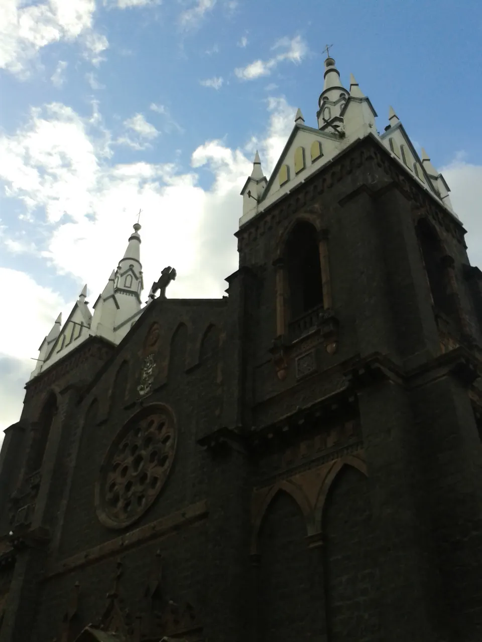 Esta Foto Fue Tomada El Jueves 28 De Marzo De 2013, A La Catedral De Baños De Agua Santa Por Mi. en banos-de-agua-santa