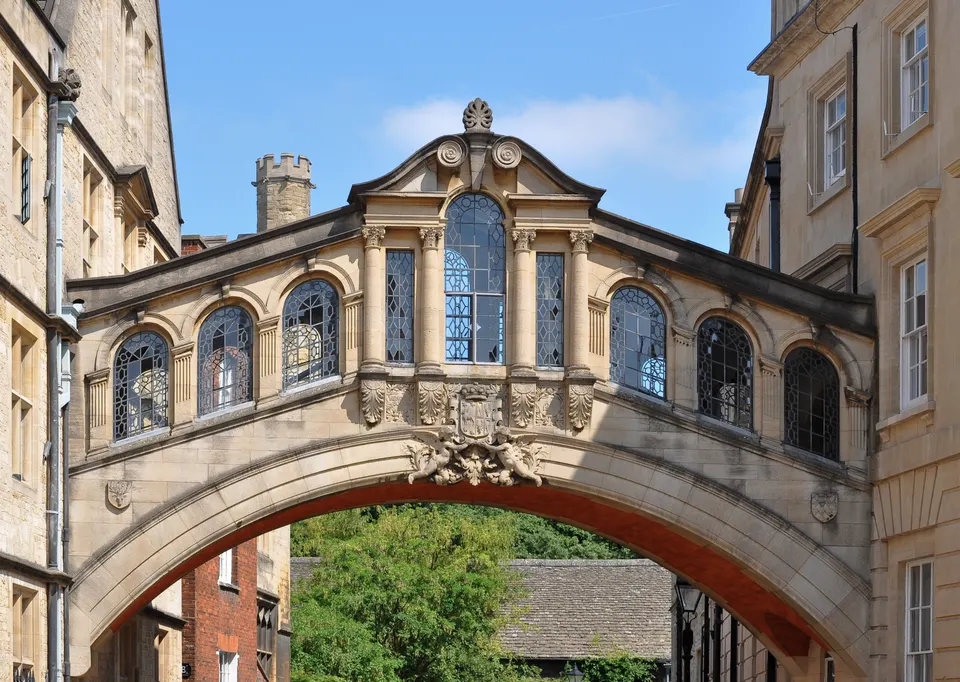 El Puente de los Suspiros de Hertford College, sobre New College Lane, Oxford.
