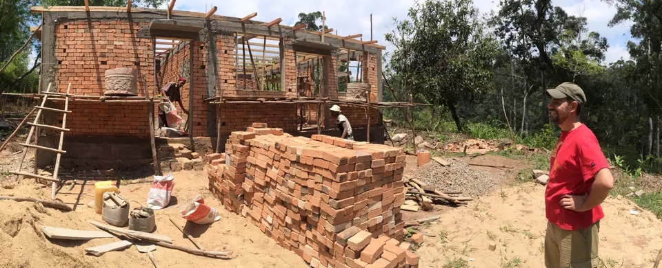 Proyecto comunitario de conservación y vivero de reforestación de la Asociación Mitsinjo.