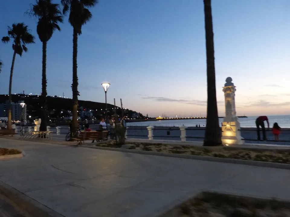 rambla argentinos en piriapolis, Uruguay