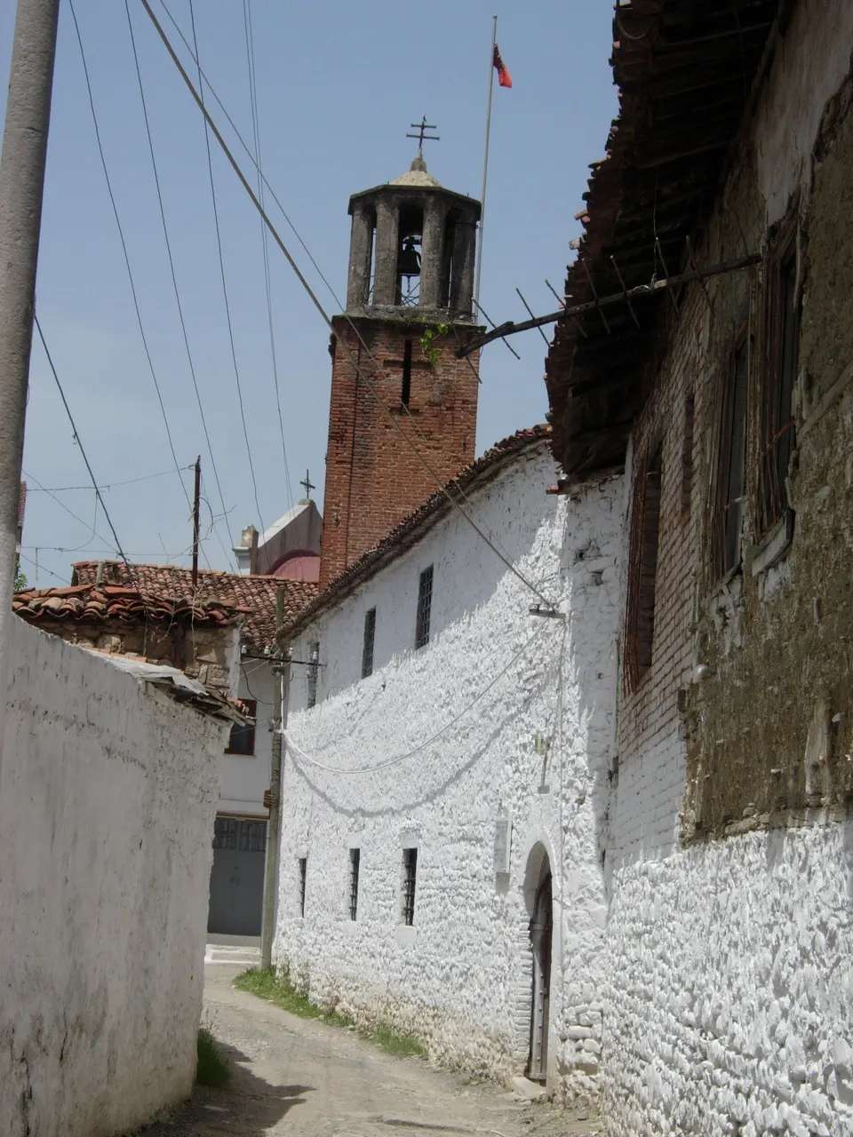 Detalle de la planta cruciforme bizantina de la Iglesia de Santa María de Elbasan.