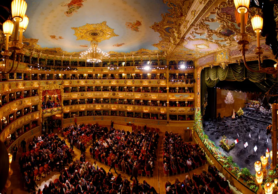 La fachada del Teatro La Fenice, en Venecia.