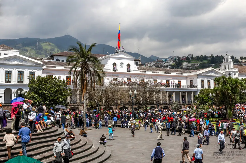 Quito, 16 enero 2017 (Andes).- Fachada del Palacio de Carondelet o Palacio de gobierno ubicado en la Plaza Grande, Centr en quito