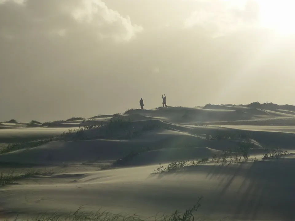 Con sol o entre nubes tormentosas el espectáculo que presentan las dunas móviles de Cabo Polonio no tiene comparación al en cabo-polonio