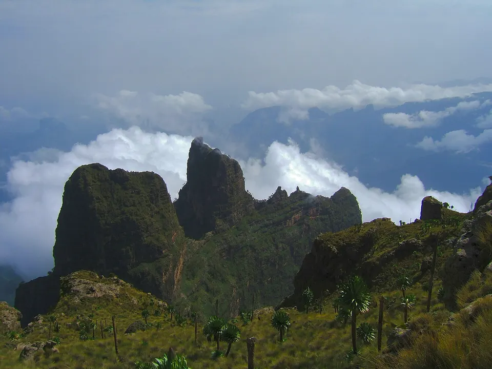 Formaciones y agujas de roca basáltica vistas desde el espectacular mirador de Imet Gogo.
