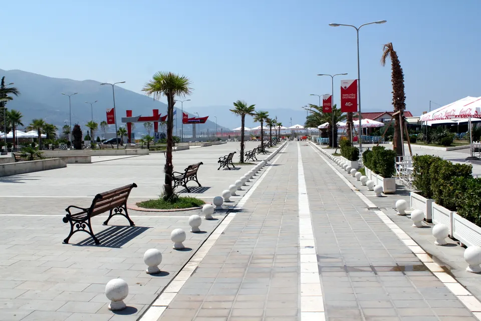 La plaza de la Independencia (Sheshi Pavarësia) de Vlorë.