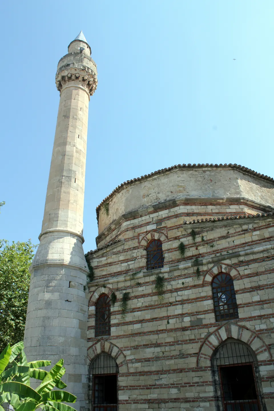 Detalle de la mezquita Muradie de Vlorë.