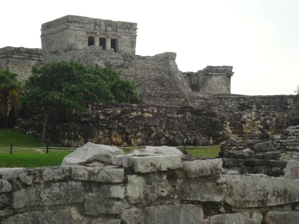 This is a photo of a monument in Mexico, identified by ID en playa-del-carmen