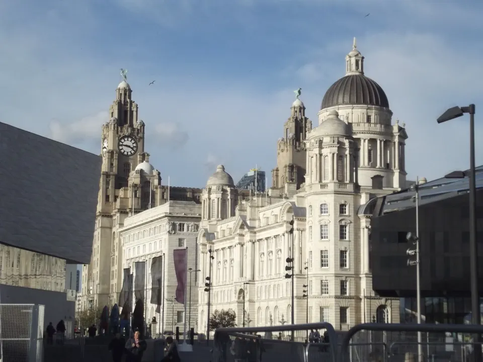 Las 'Tres Gracias' del malecón de Liverpool: los edificios Royal Liver, Cunard y Port of Liverpool.