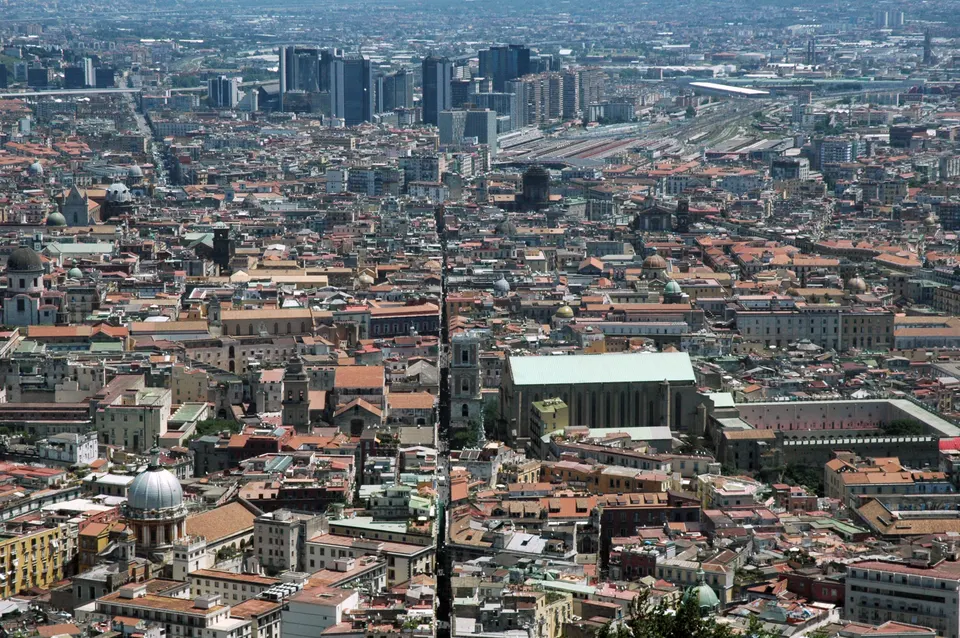 Vista aérea de Spaccanapoli desde el Castel Sant'Elmo.