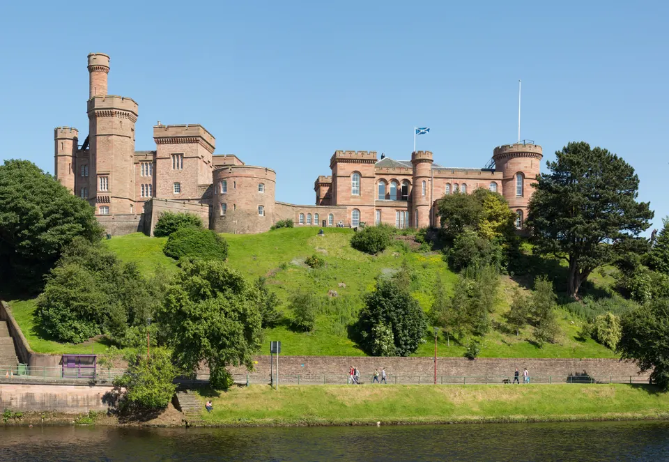 El Castillo de Inverness, sobre el río Ness.