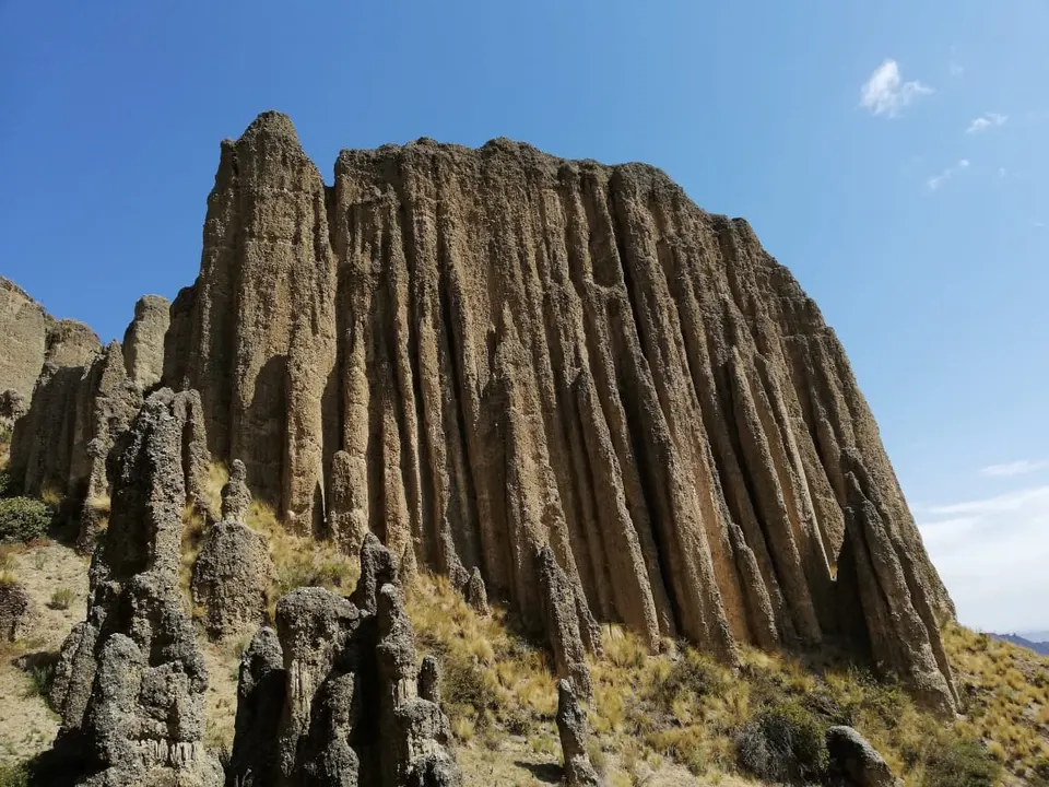 Agujas geológicas colosales del Valle de las Ánimas al este de La Paz.