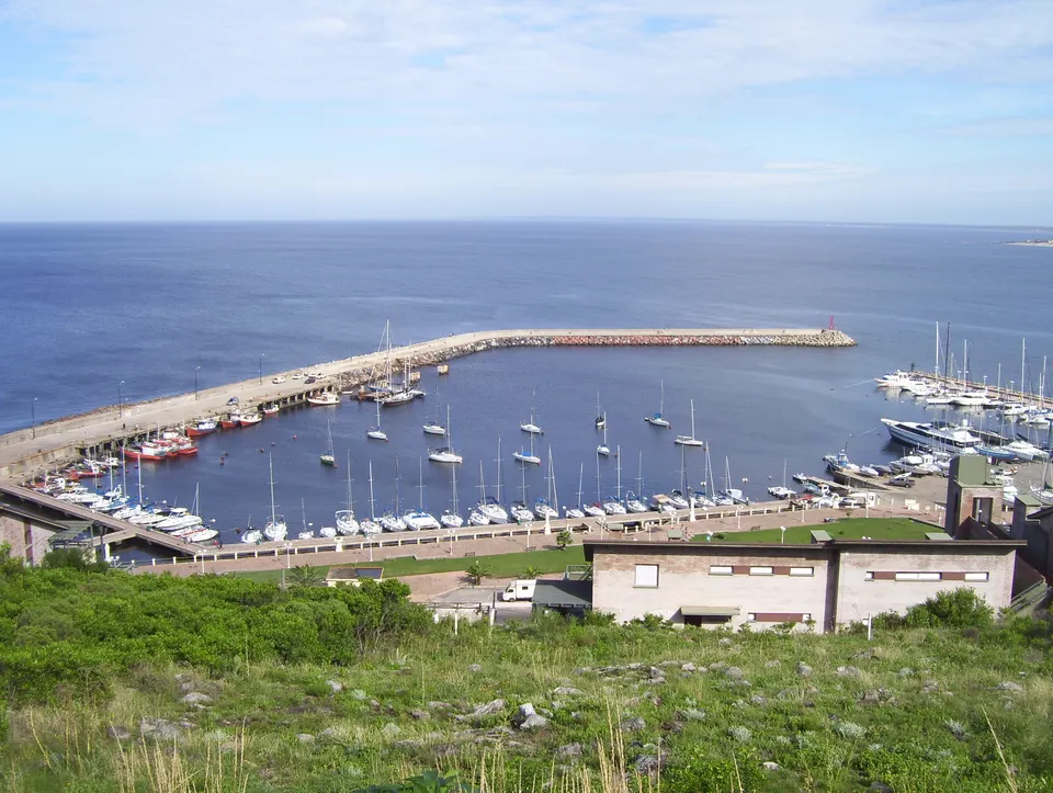 Vista del puerto de Piriápolis desde el cerro San Antonio, Municipio de Piriápolis, Maldonado, Uruguay en piriapolis