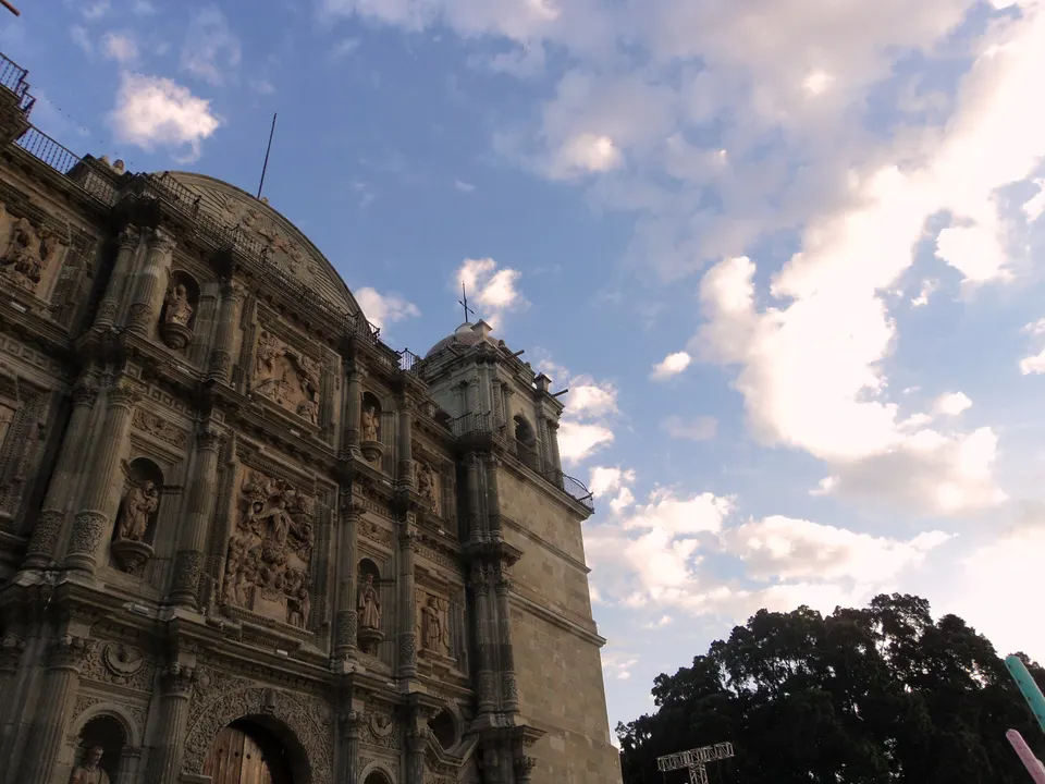 This is a photo of a monument in Mexico, identified by ID en oaxaca